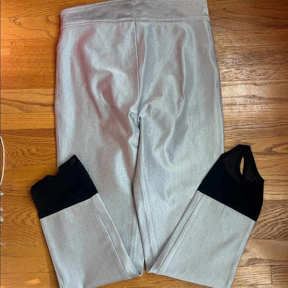 Serac silver metallic ski sweater and silver ski pants - Picture 9 of 11